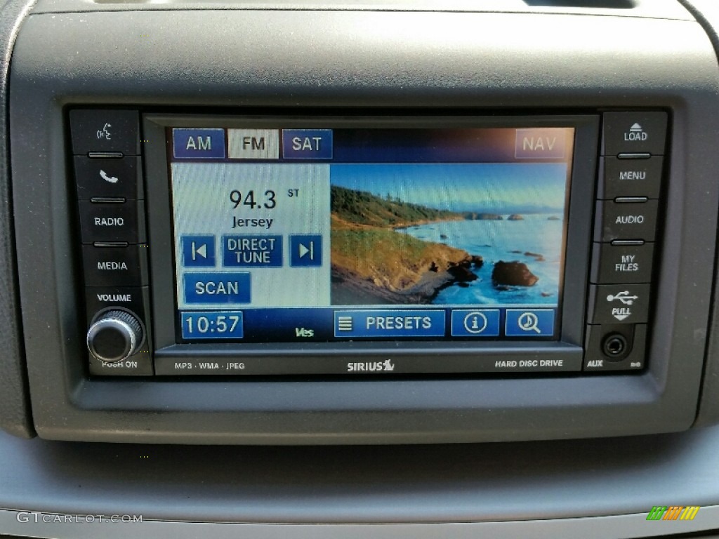 2011 Routan SE - Twilight Gray Metallic / Aero Gray photo #21