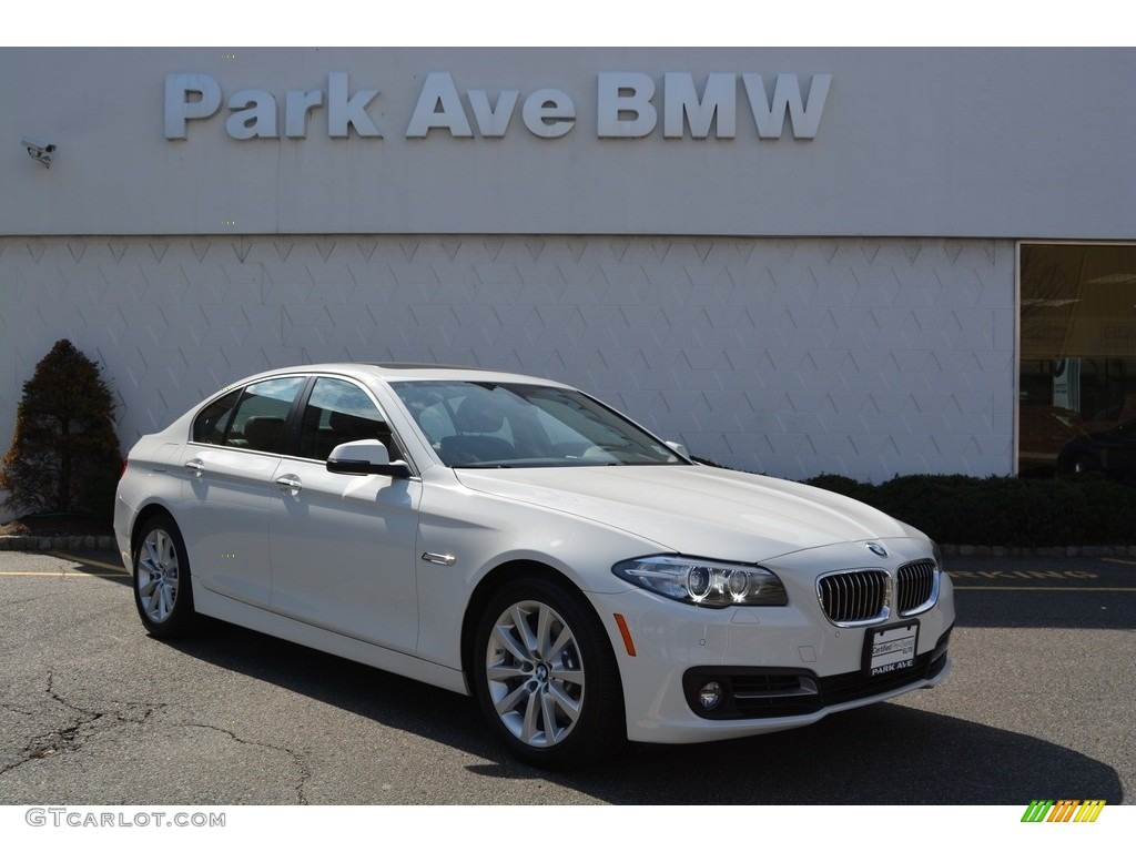 2016 5 Series 535i xDrive Sedan - Alpine White / Black photo #1