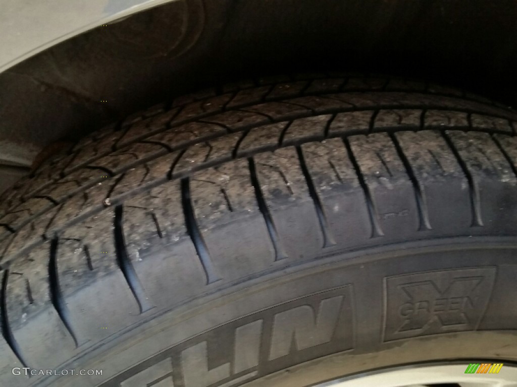 2011 Routan SE - Twilight Gray Metallic / Aero Gray photo #31