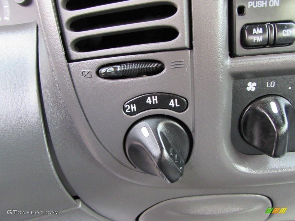 2003 F150 XLT SuperCab 4x4 - Silver Metallic / Dark Graphite Grey photo #28