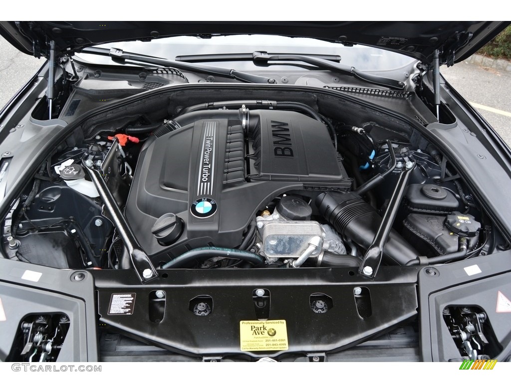 2016 BMW 5 Series 535i xDrive Sedan Engine Photos