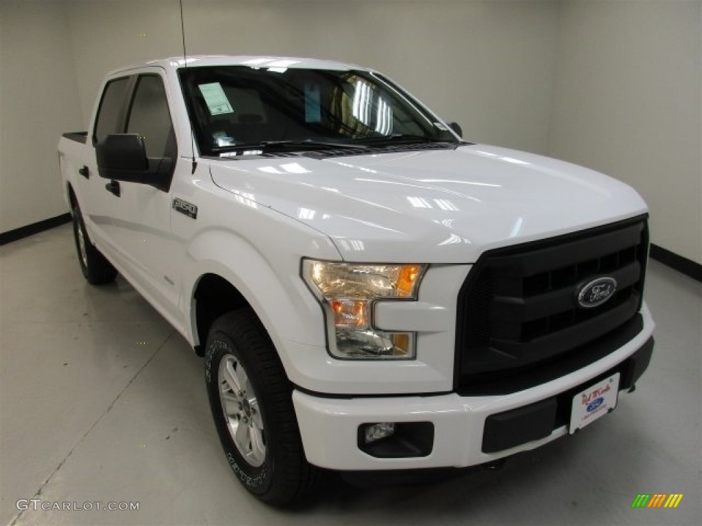 2016 F150 XL SuperCrew 4x4 - Oxford White / Medium Earth Gray photo #2