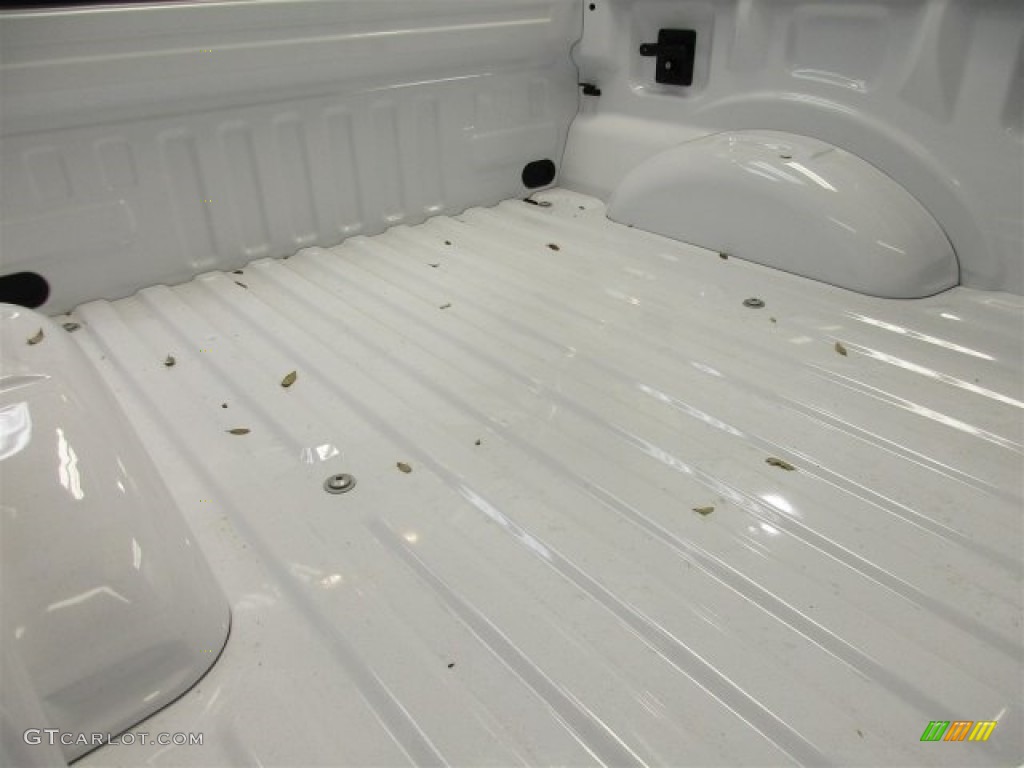 2016 F150 XL SuperCrew 4x4 - Oxford White / Medium Earth Gray photo #25