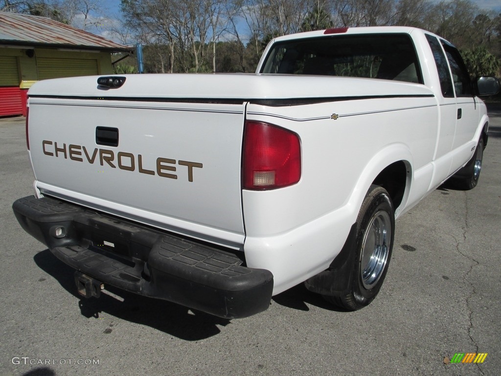 2002 S10 LS Extended Cab - Summit White / Graphite photo #3