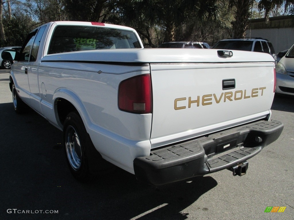 2002 S10 LS Extended Cab - Summit White / Graphite photo #5