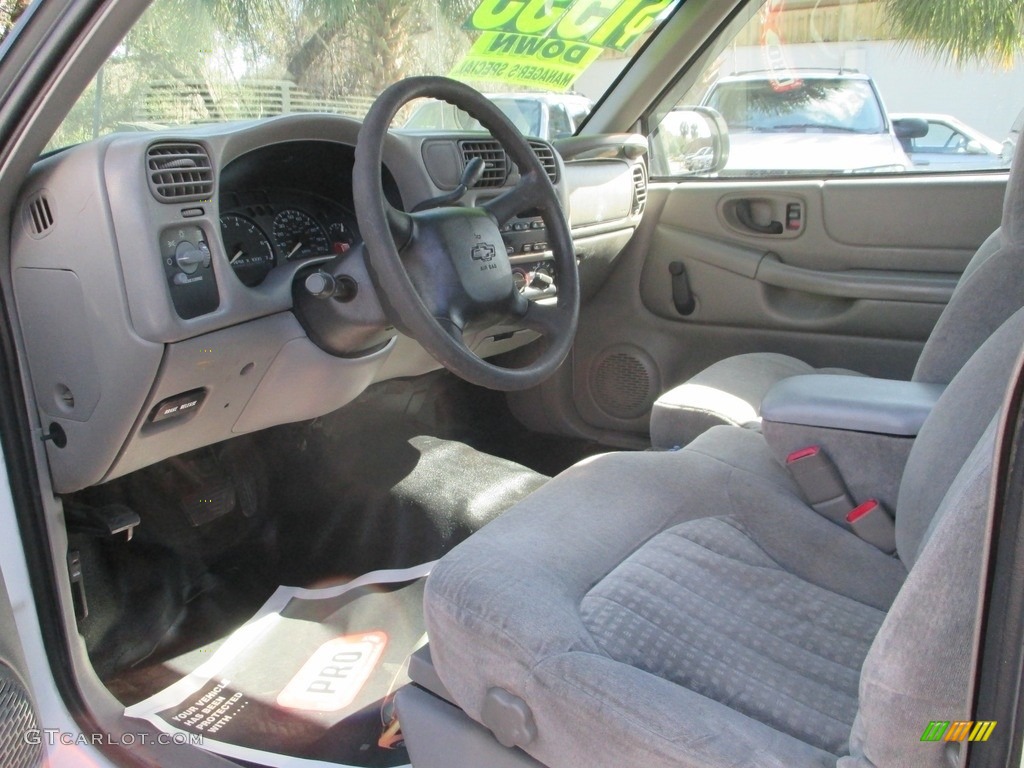 2002 S10 LS Extended Cab - Summit White / Graphite photo #9