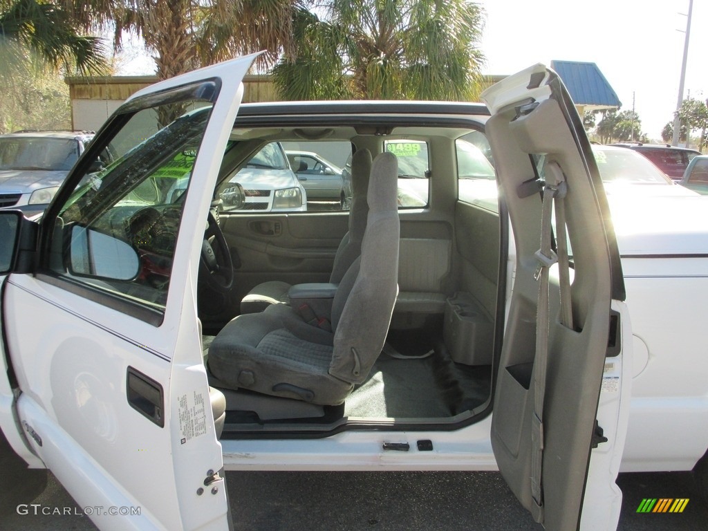 2002 S10 LS Extended Cab - Summit White / Graphite photo #12