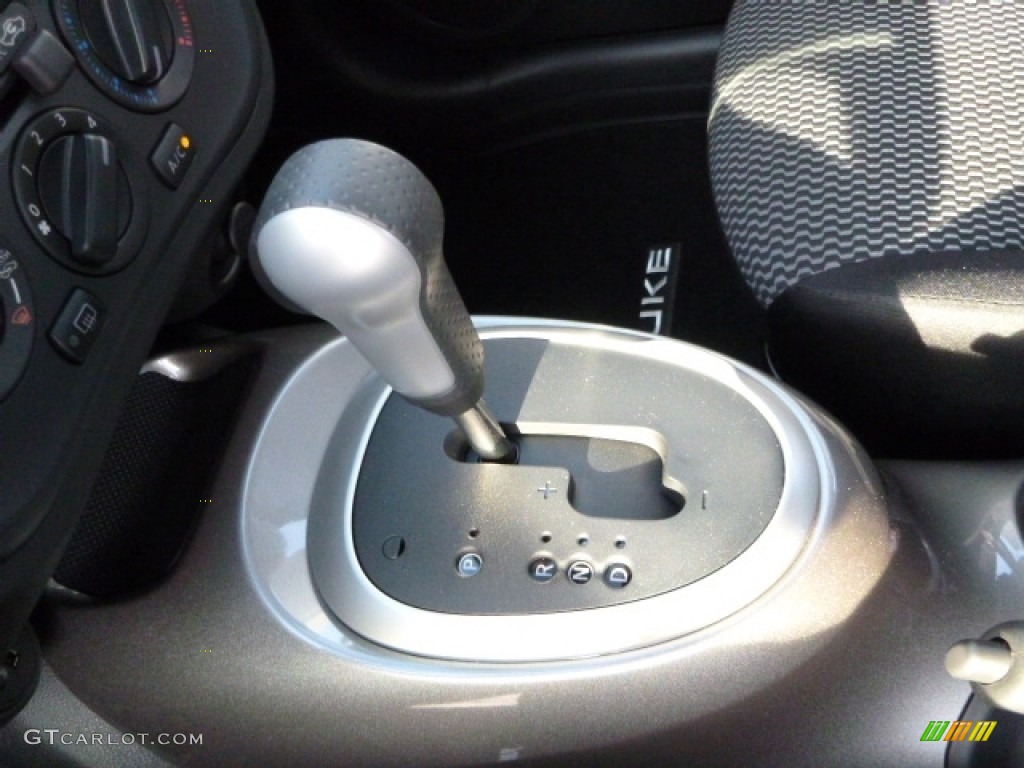 2016 Nissan Juke S AWD Transmission Photos