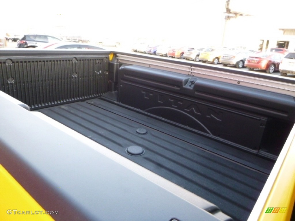 2016 TITAN XD PRO-4X Crew Cab 4x4 - Solar Flare Yellow / Black photo #6