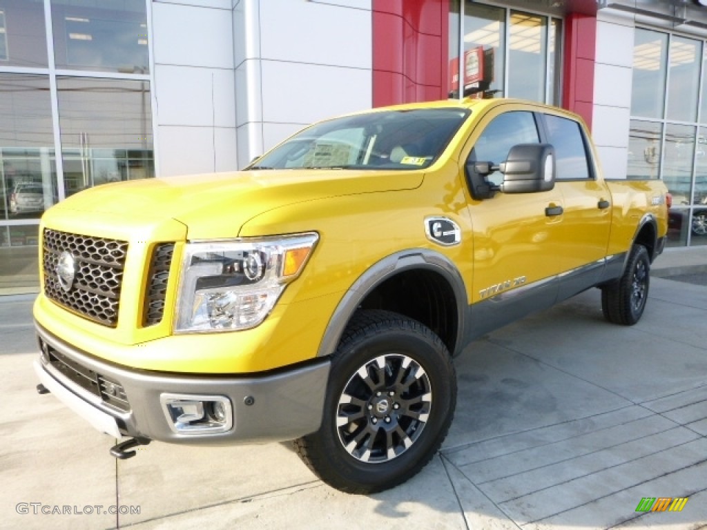 2016 TITAN XD PRO-4X Crew Cab 4x4 - Solar Flare Yellow / Black photo #11