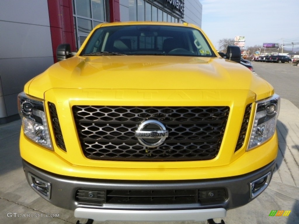 2016 TITAN XD PRO-4X Crew Cab 4x4 - Solar Flare Yellow / Black photo #12