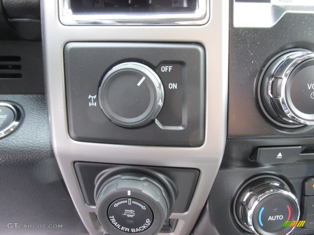 2016 F150 Lariat SuperCrew - Magnetic / Black photo #27