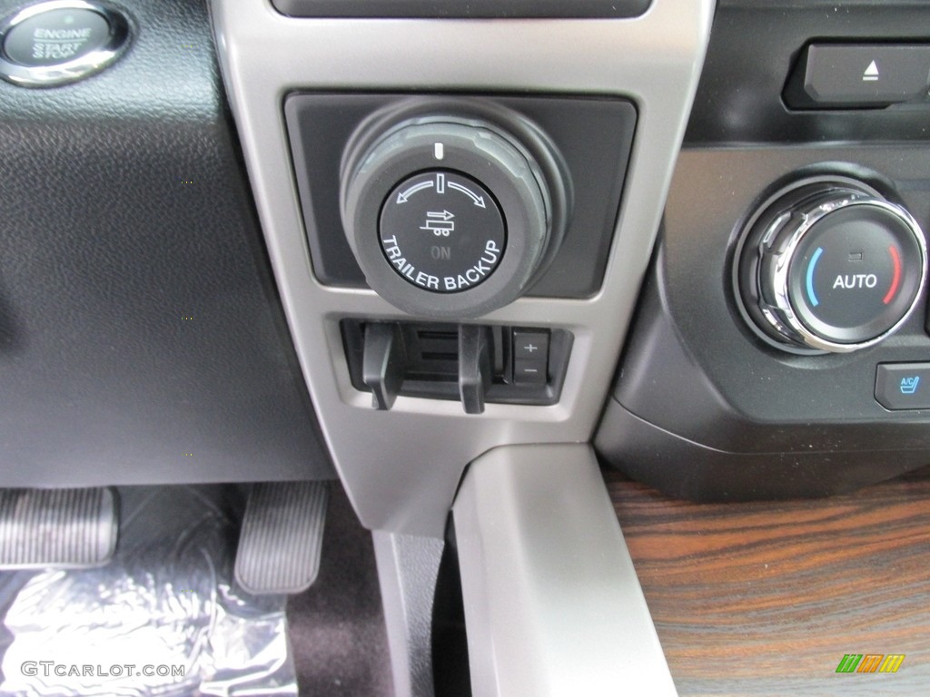 2016 F150 Lariat SuperCrew - Magnetic / Black photo #28