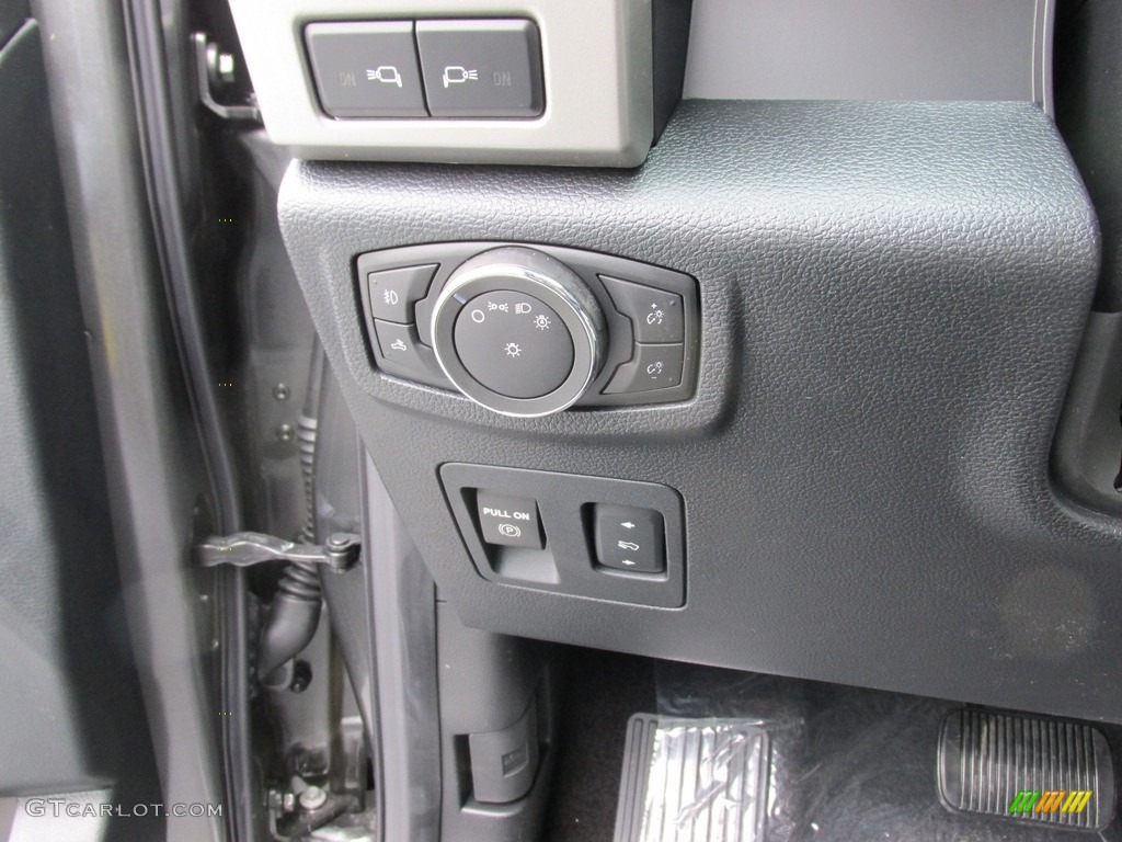 2016 F150 Lariat SuperCrew - Magnetic / Black photo #33