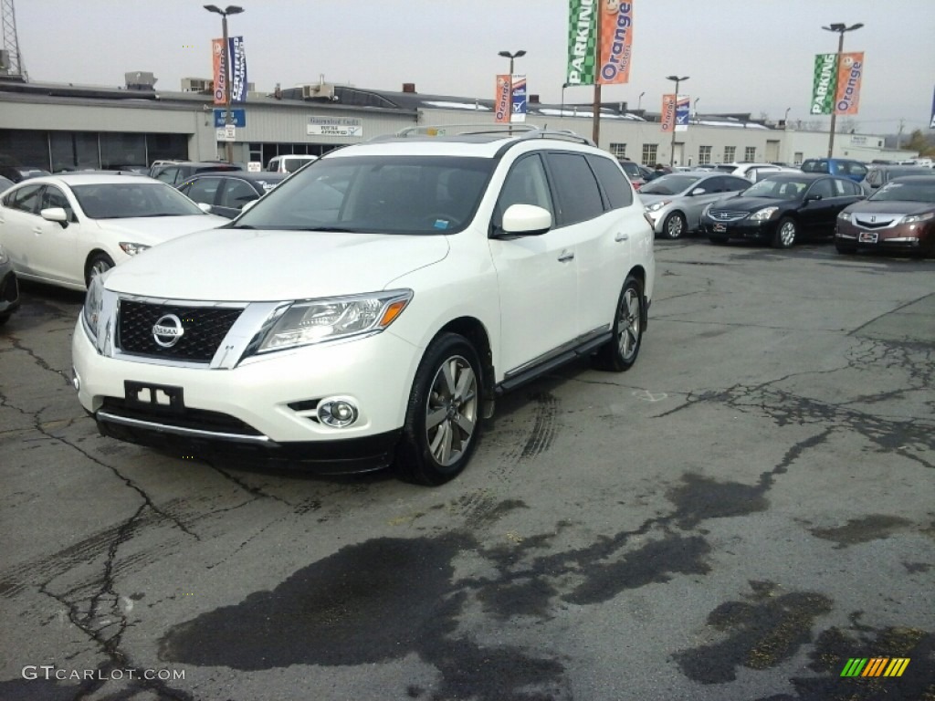 2014 Pathfinder Platinum AWD - Moonlight White / Charcoal photo #1