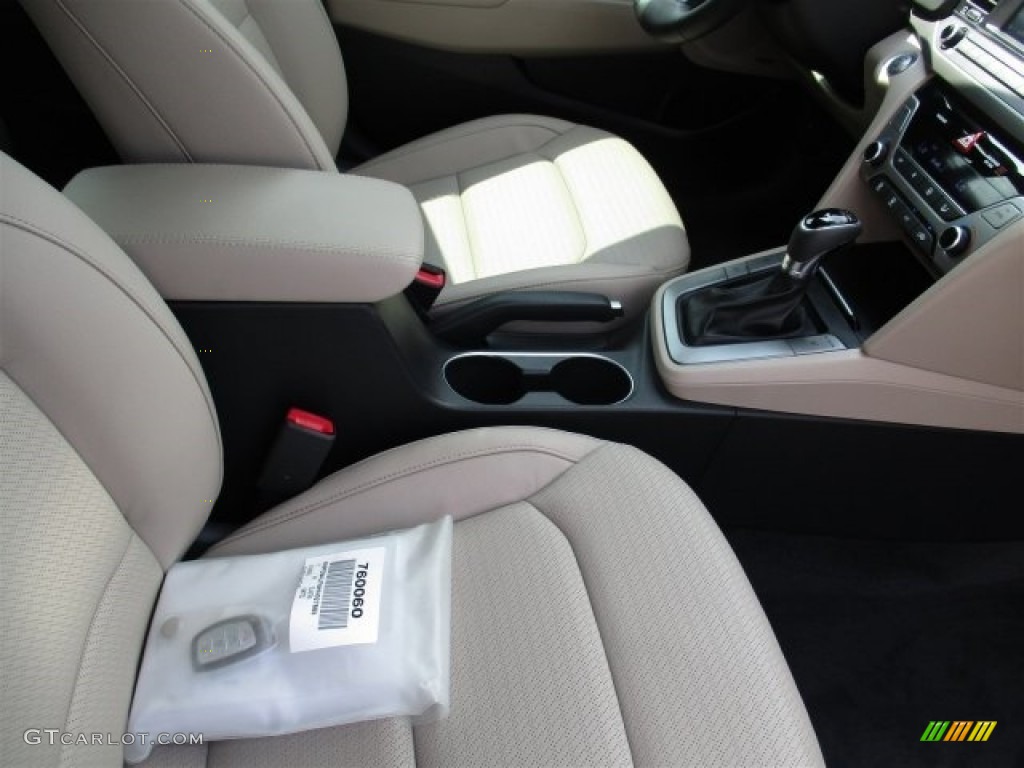 2017 Elantra Limited - White / Beige photo #12