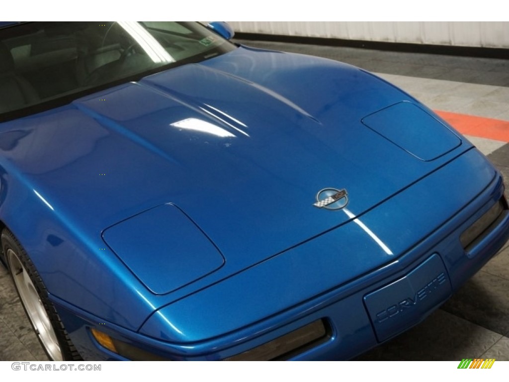 1992 Corvette Coupe - Medium Quasar Blue Metallic / Gray photo #50
