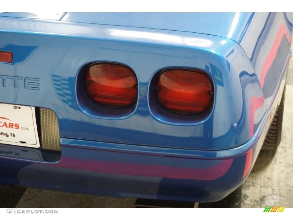 1992 Corvette Coupe - Medium Quasar Blue Metallic / Gray photo #60