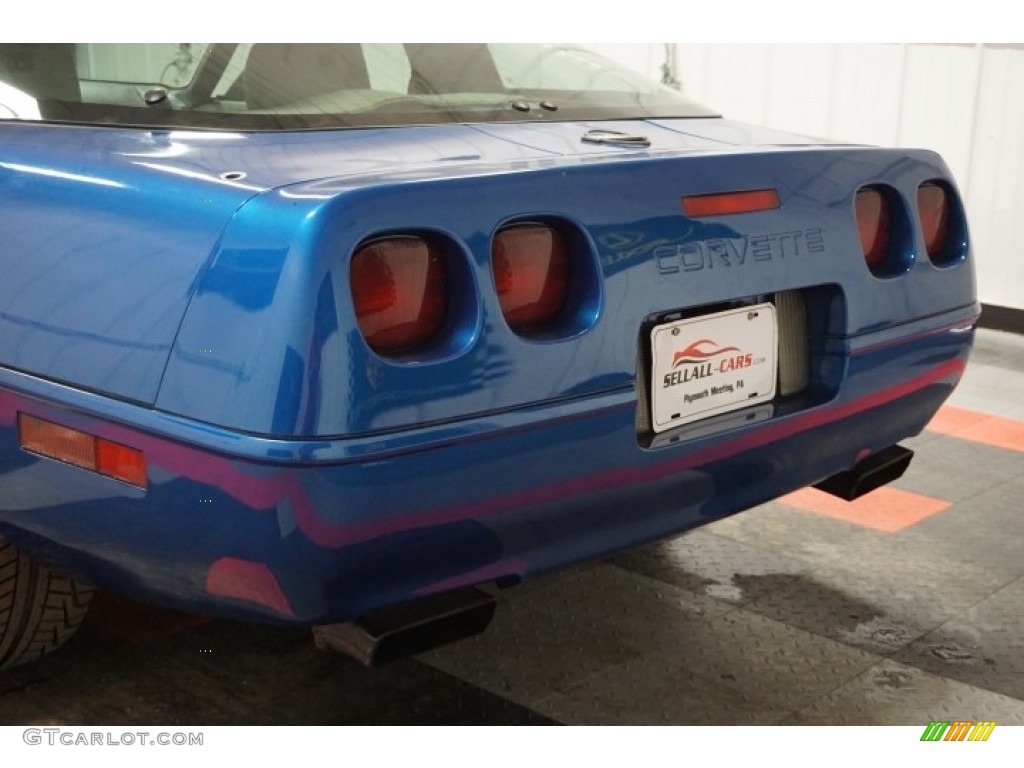 1992 Corvette Coupe - Medium Quasar Blue Metallic / Gray photo #62
