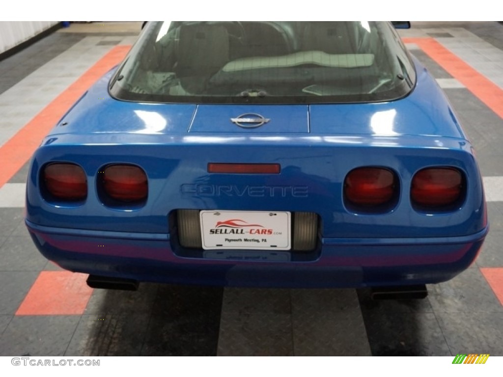 1992 Corvette Coupe - Medium Quasar Blue Metallic / Gray photo #64