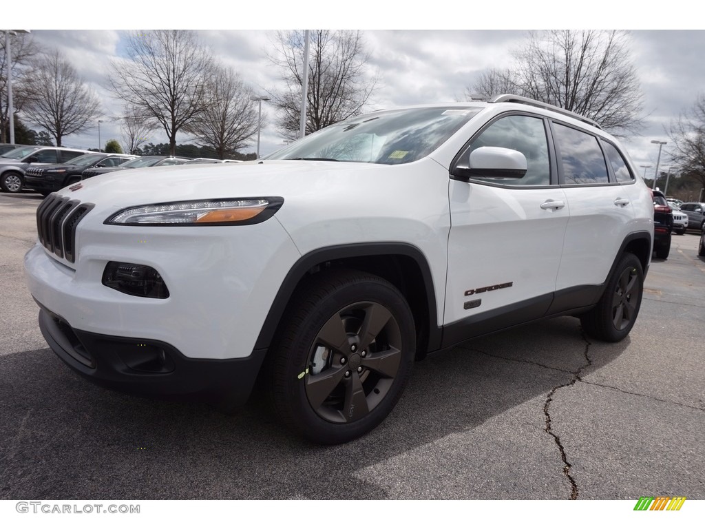 2016 Cherokee Latitude - Bright White / Black photo #1