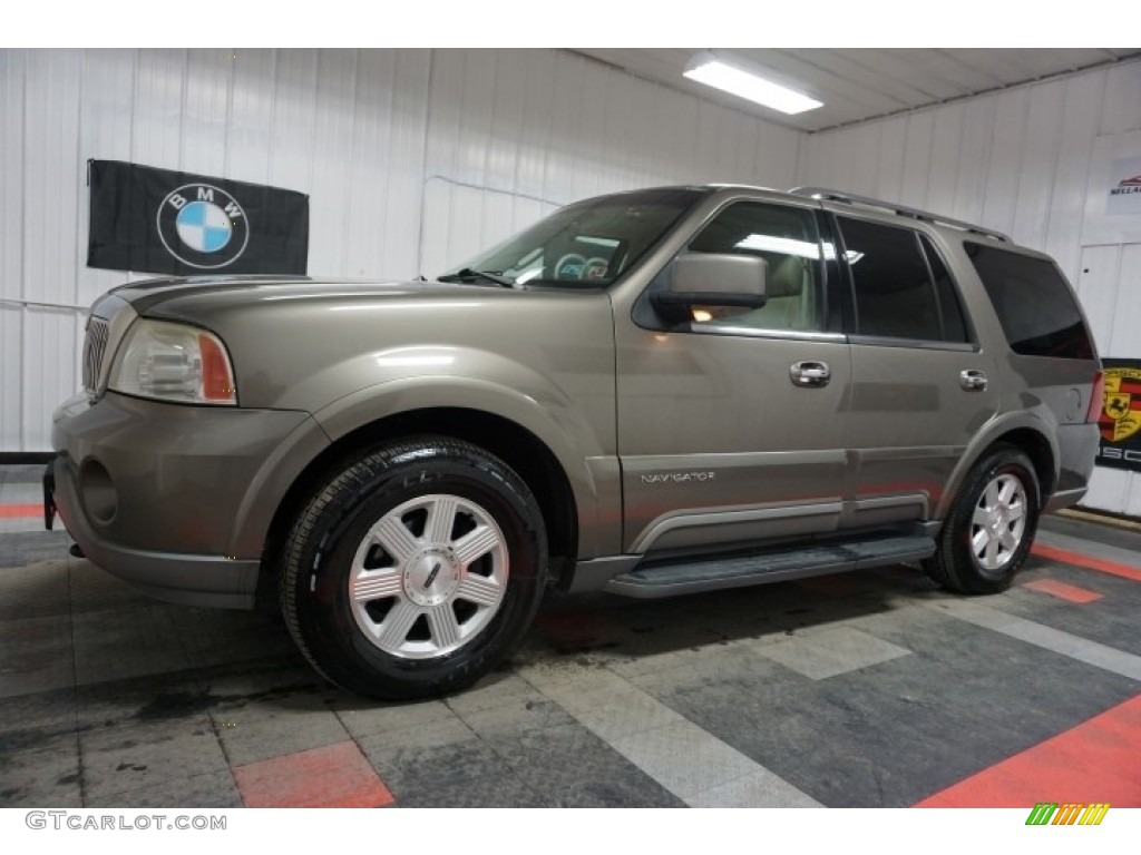 2003 Navigator Luxury 4x4 - Mineral Grey Metallic / Black photo #2