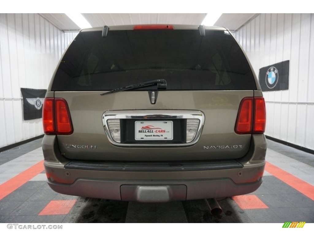 2003 Navigator Luxury 4x4 - Mineral Grey Metallic / Black photo #9