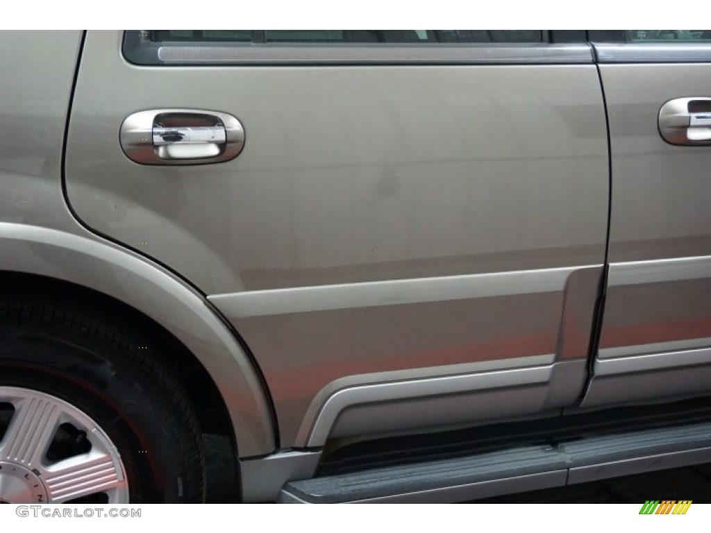 2003 Navigator Luxury 4x4 - Mineral Grey Metallic / Black photo #65