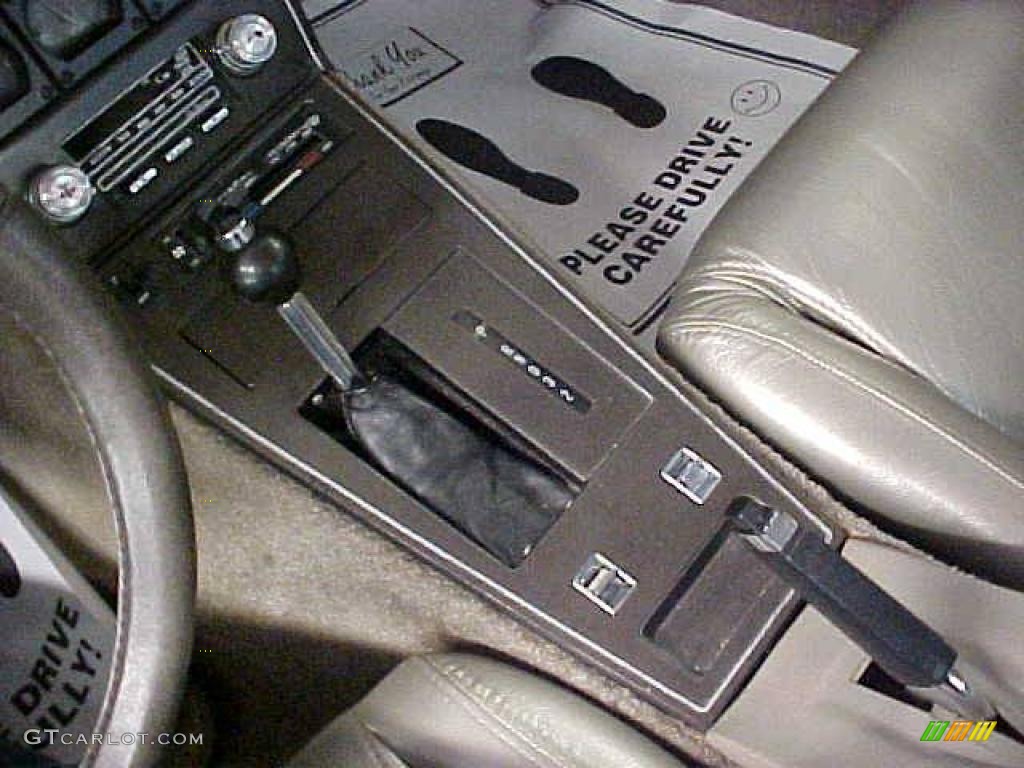 1982 Chevrolet Corvette Collector Edition Hatchback 4 Speed Automatic Transmission Photo #11146297