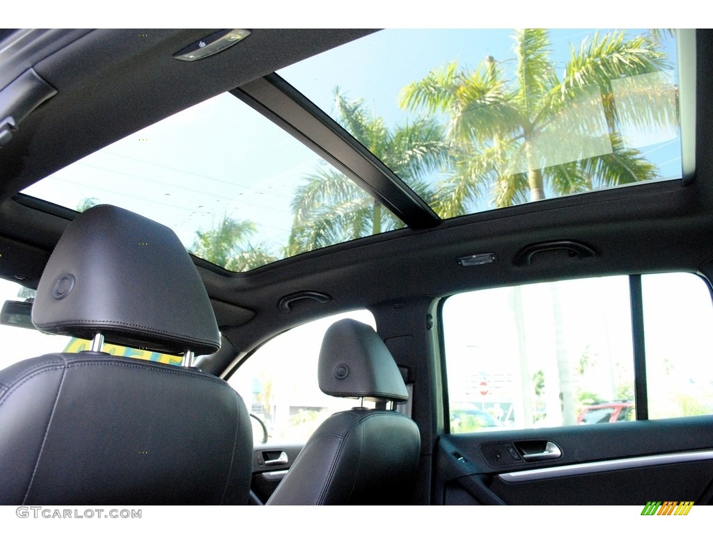 2014 Tiguan R-Line - Pepper Gray Metallic / Black photo #16