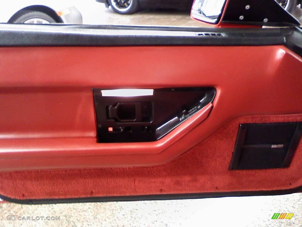 1986 Chevrolet Corvette Convertible Red Door Panel Photo #11146660