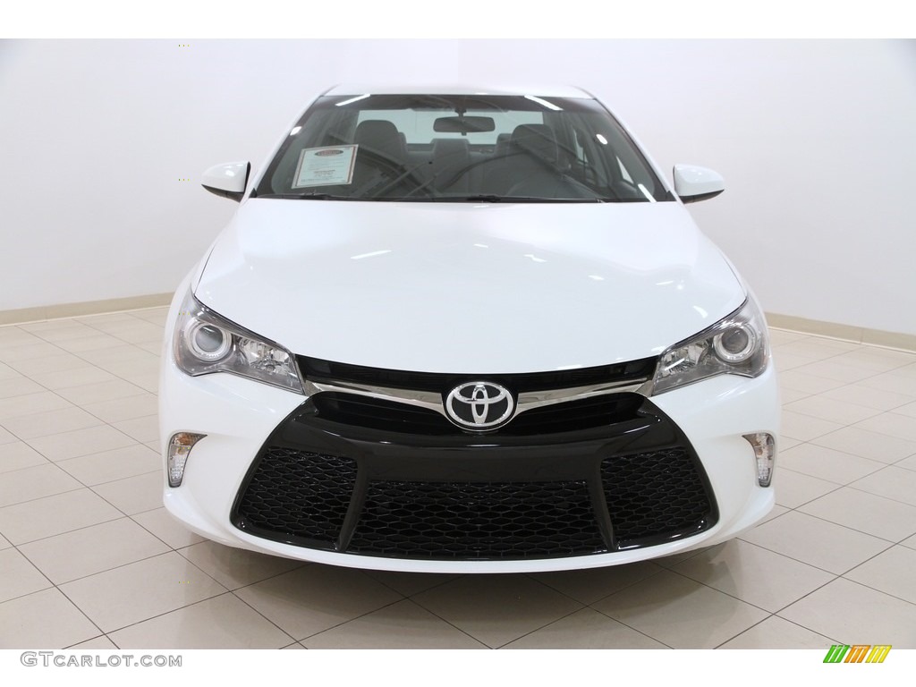 2015 Camry SE - Super White / Black photo #2