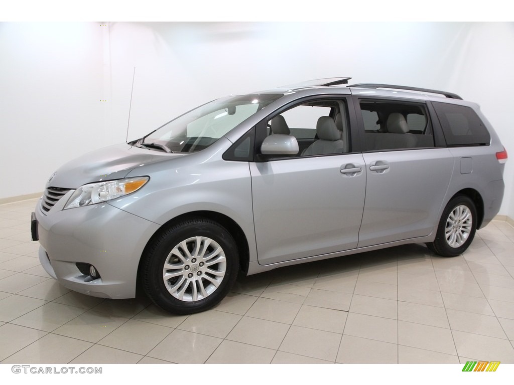 2014 Sienna XLE - Silver Sky Metallic / Light Gray photo #3