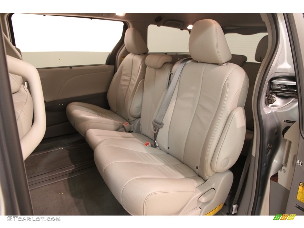 2014 Sienna XLE - Silver Sky Metallic / Light Gray photo #17