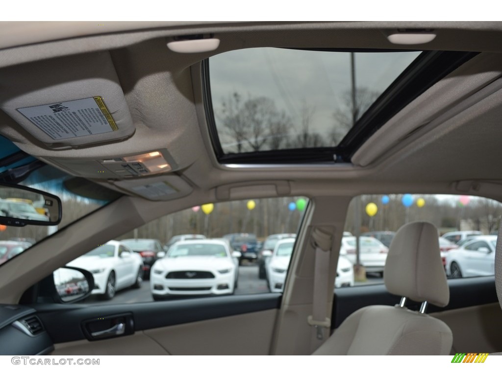 2014 Camry Hybrid XLE - Parisian Night Pearl / Ivory photo #9