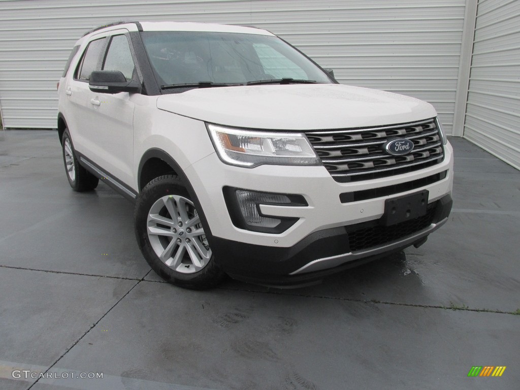 2016 Explorer XLT - White Platinum Metallic Tri-Coat / Medium Light Camel photo #2