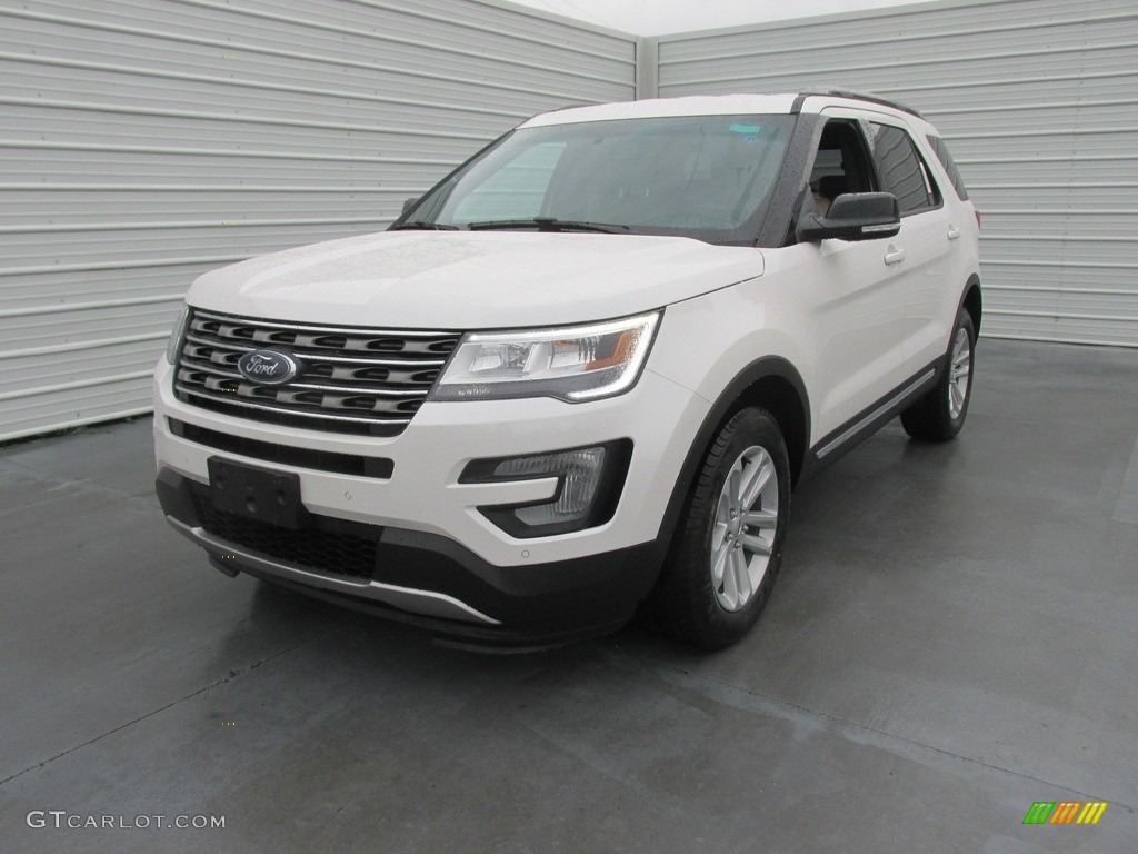 2016 Explorer XLT - White Platinum Metallic Tri-Coat / Medium Light Camel photo #7