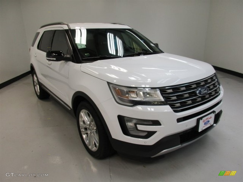 2016 Explorer XLT - Oxford White / Medium Light Camel photo #2