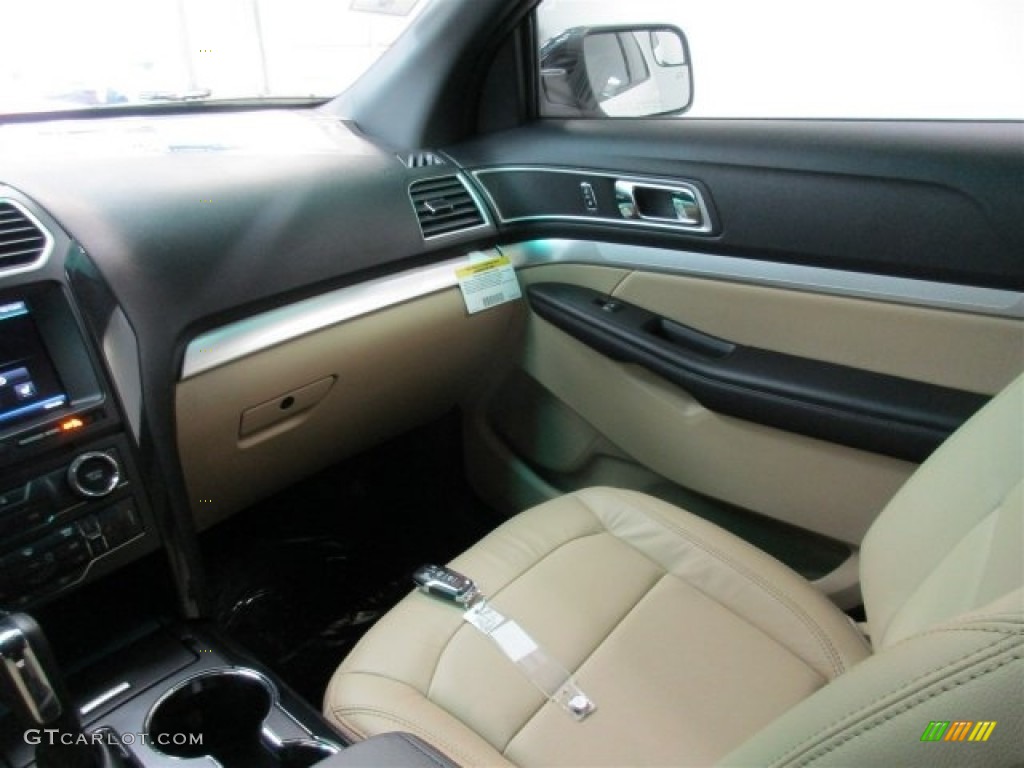 2016 Explorer XLT - Oxford White / Medium Light Camel photo #15