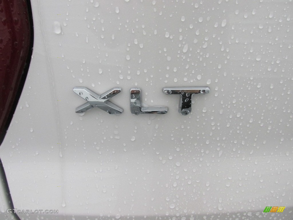 2016 Explorer XLT - White Platinum Metallic Tri-Coat / Ebony Black photo #13