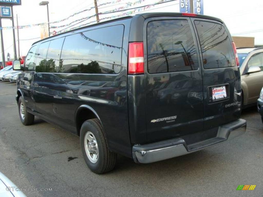 2005 Express 3500 15 Passenger Van - Dark Gray Metallic / Medium Dark Pewter photo #4