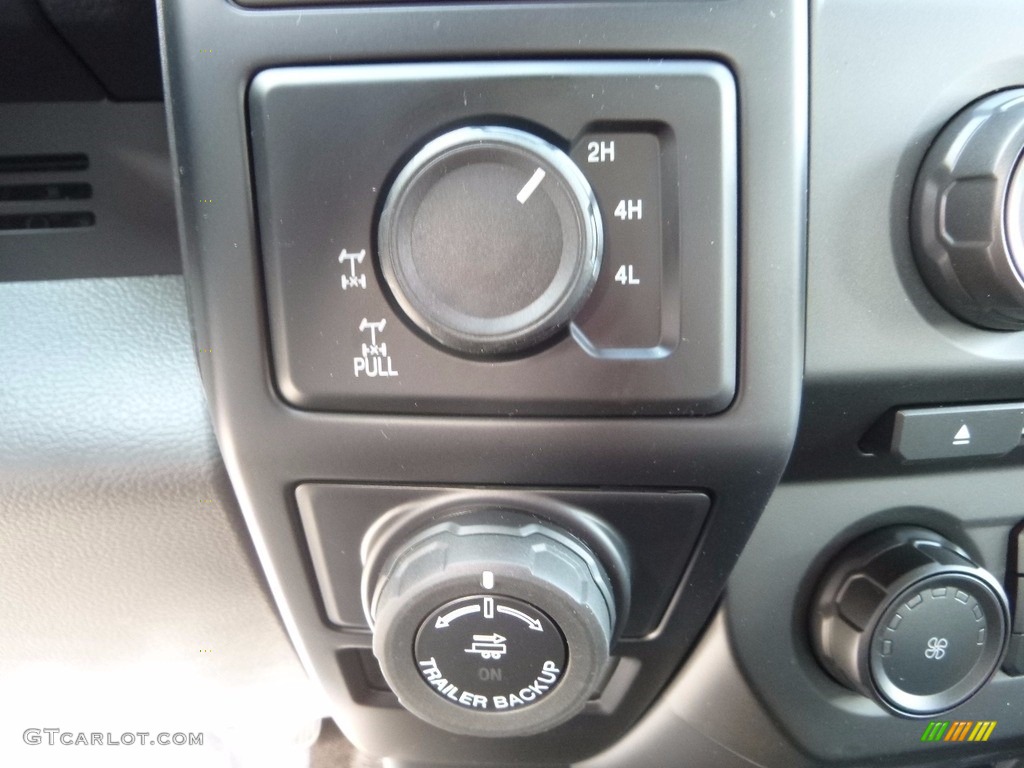 2016 F150 XL SuperCrew 4x4 - Oxford White / Black photo #18