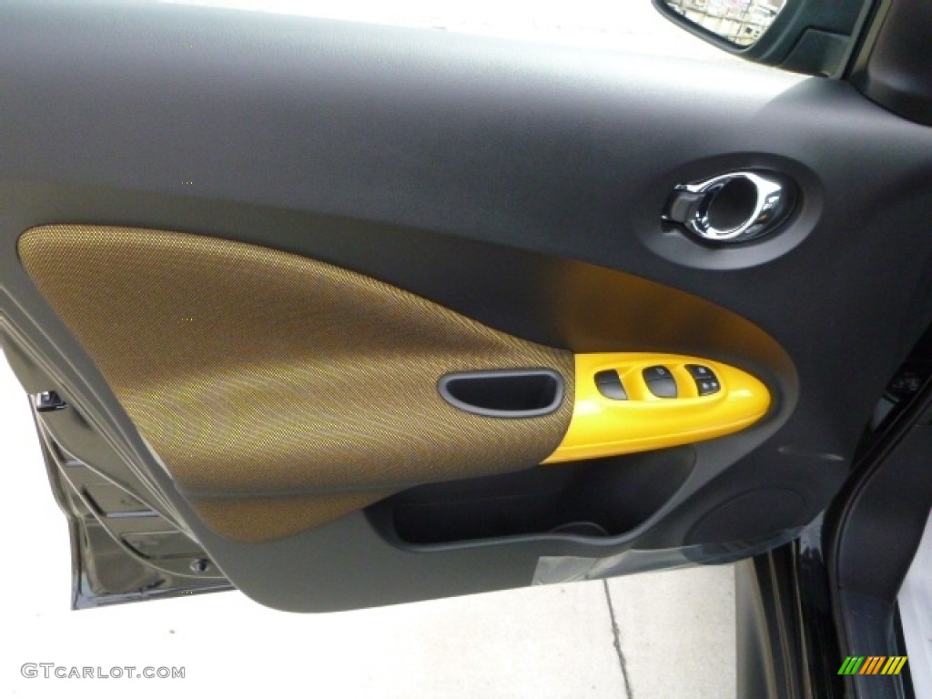 2016 Nissan Juke Stinger Edition AWD Stinger Edition Black/Yellow Door Panel Photo #111508082