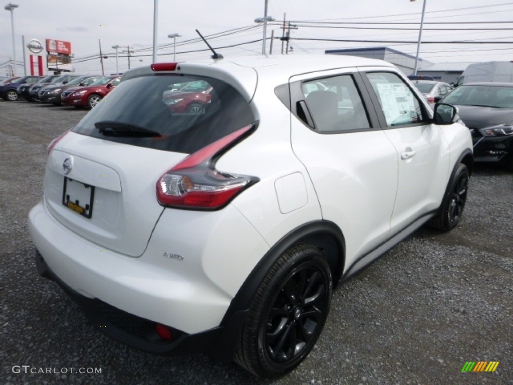 2016 Juke S AWD - Pearl White / Black/Silver photo #8