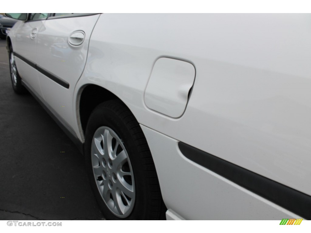2002 Impala  - White / Neutral photo #4