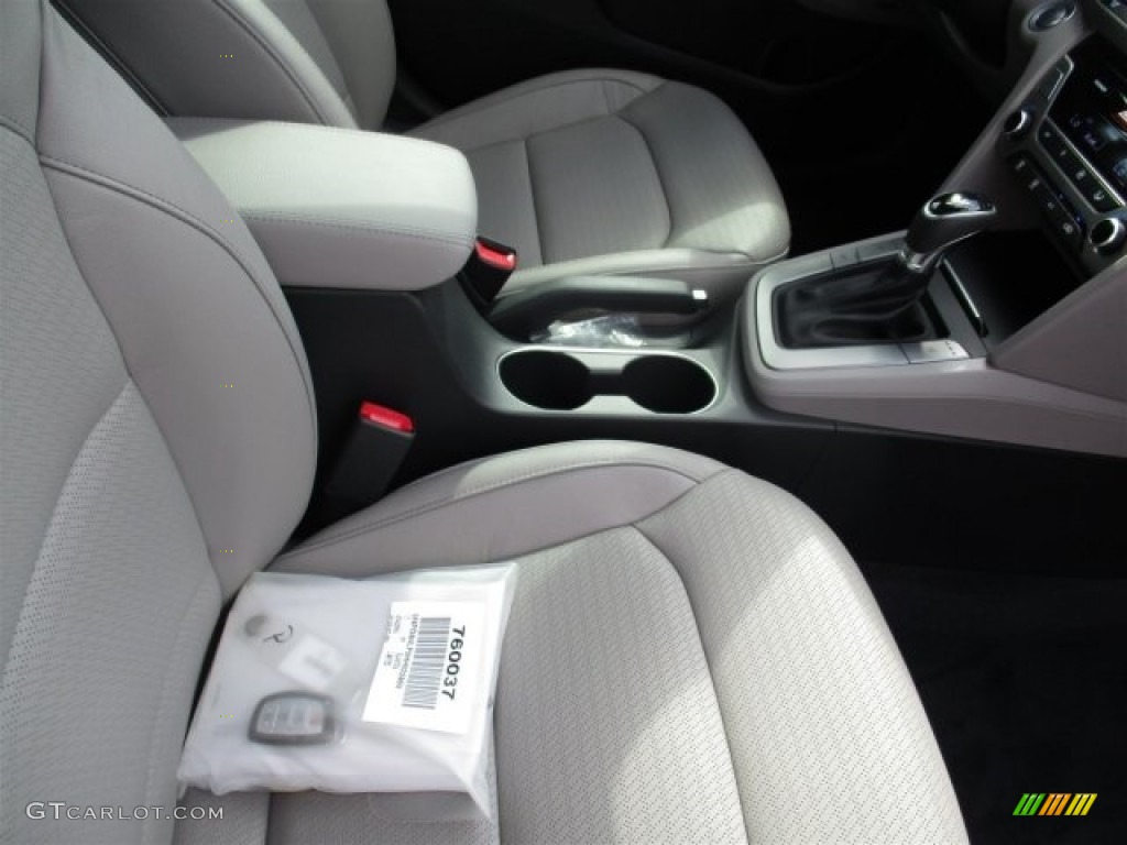 2017 Elantra Limited - Red / Gray photo #12