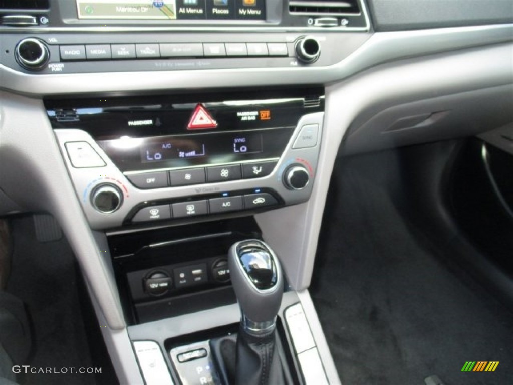 2017 Elantra Limited - Black / Gray photo #19