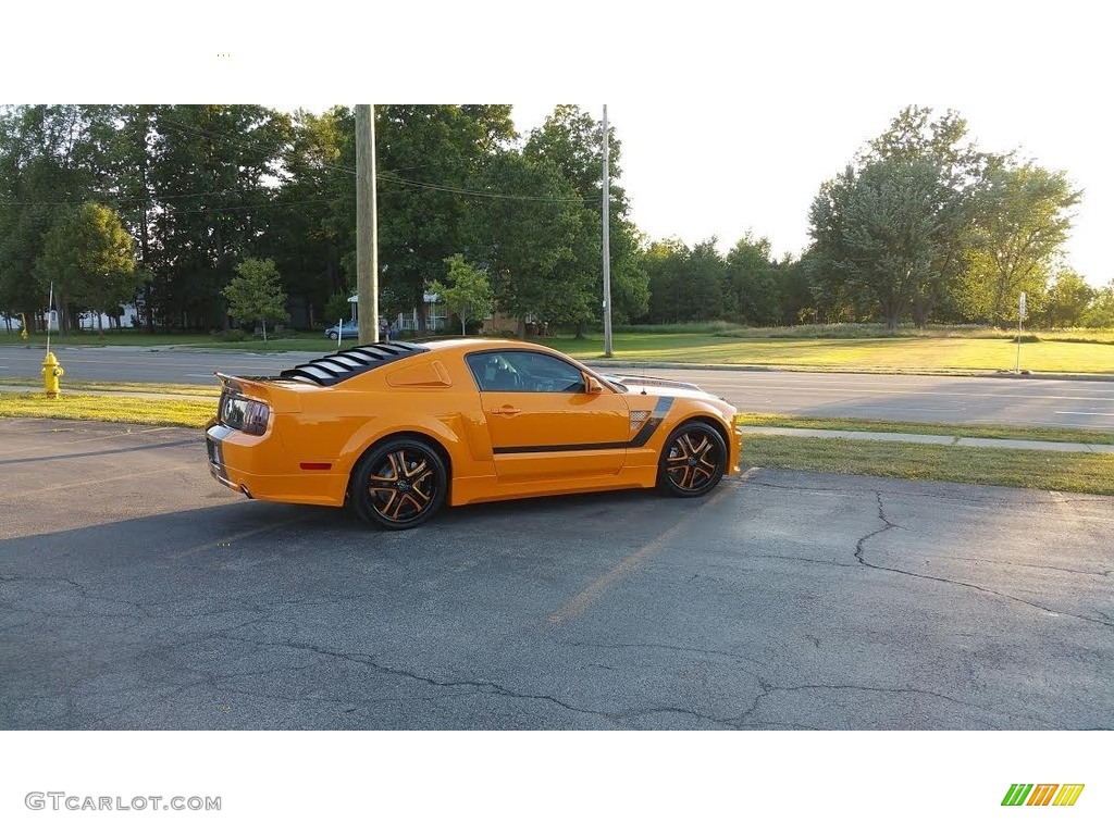 2007 Mustang GT Deluxe Coupe - Grabber Orange / Black/Dove Accent photo #3
