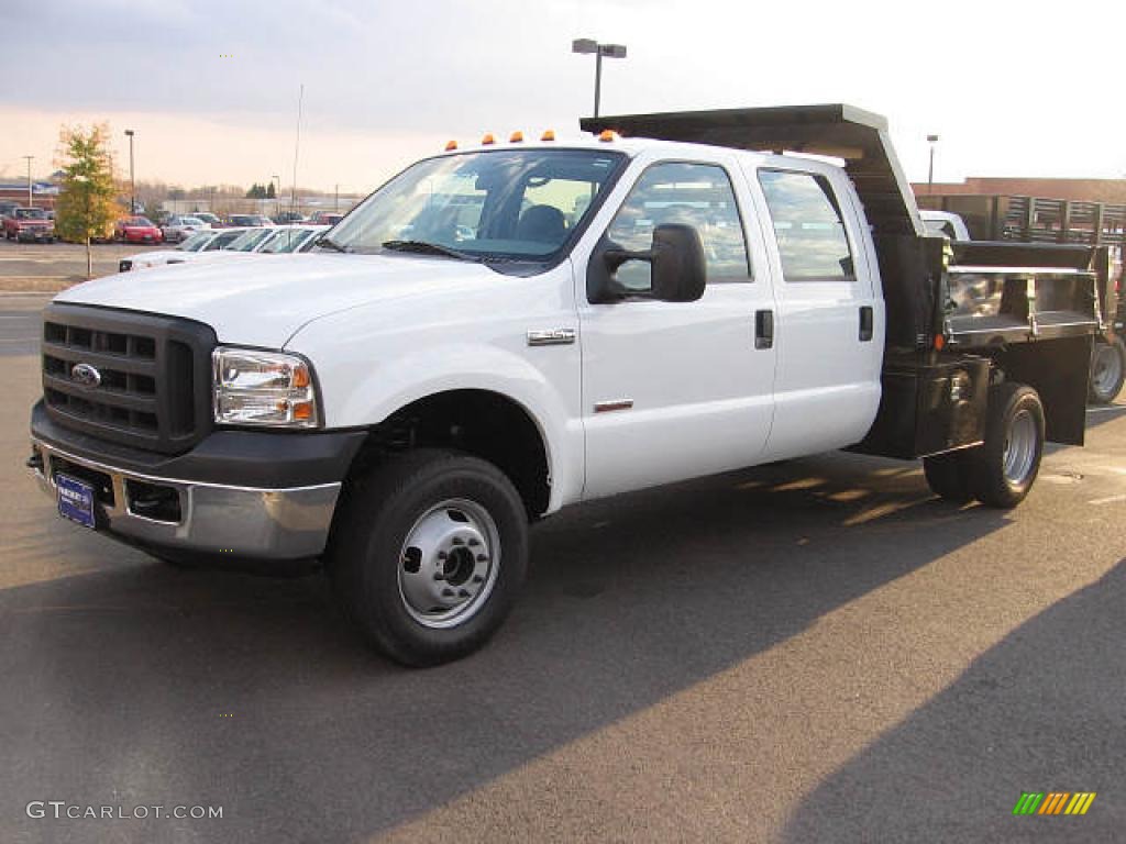 2007 F350 Super Duty Crew Cab Chassis 4x4 Commercial - Oxford White / Medium Flint photo #1
