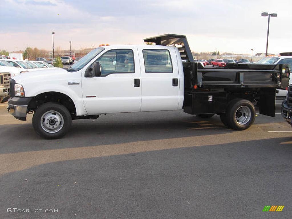 2007 F350 Super Duty Crew Cab Chassis 4x4 Commercial - Oxford White / Medium Flint photo #2